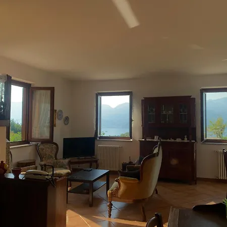 Feriehus A - Casa Di Adele Luino